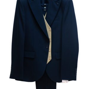 Navy suit with light inner contrast – sleek, contemporary, and eye-catching.