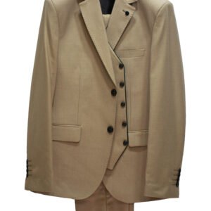 Warm beige / camel-toned suit – elegant and stylish for daytime wear.
